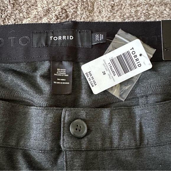 NWT Torrid Ponte Bombshell Skinny Work Pants 28 - Picture 5 of 8
